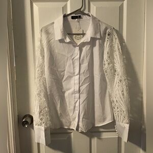 NWT! Camisa White Lace Sleeve Button-Down Shirt